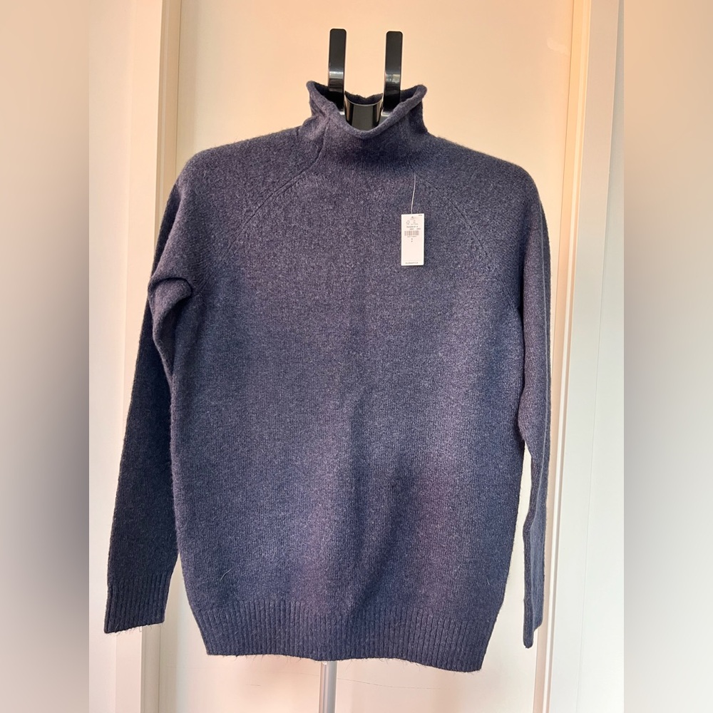 Old Navy Men's Turtleneck Sweater in Navy